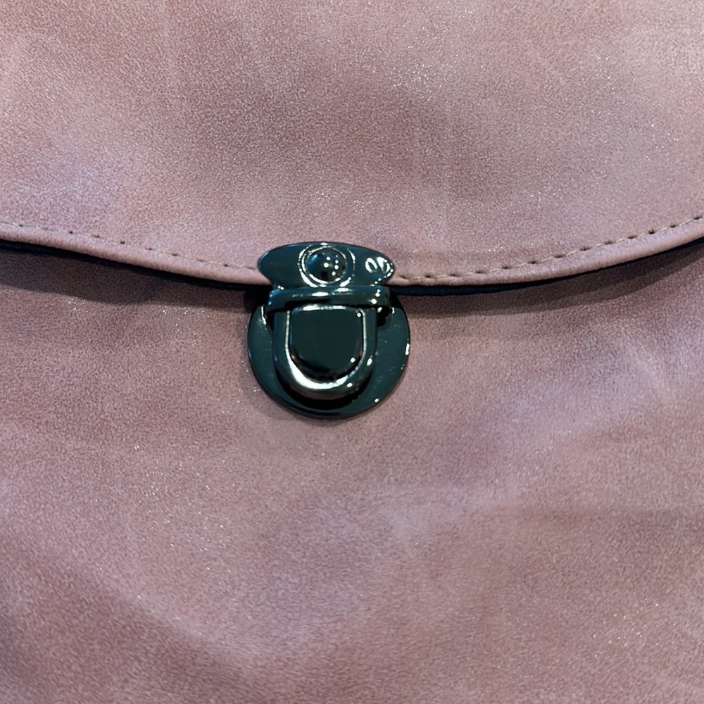 Pink leather backpack - Picture 2 of 4